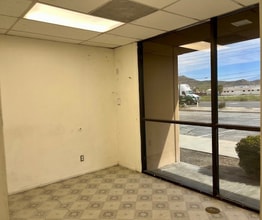 111 N Main St, Riverside, CA à louer Photo intérieure– Image 1 sur 2