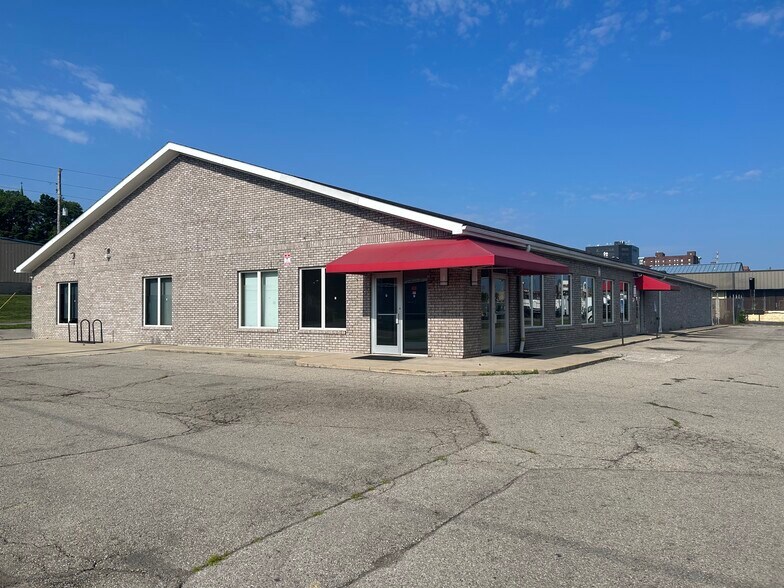 435 E Columbia St, Springfield, OH à vendre - Photo de l’immeuble – Image 2 sur 19
