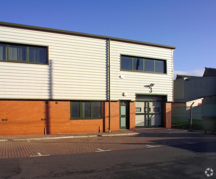 Range Rd, Witney à louer - Photo de l’immeuble – Image 2 sur 2