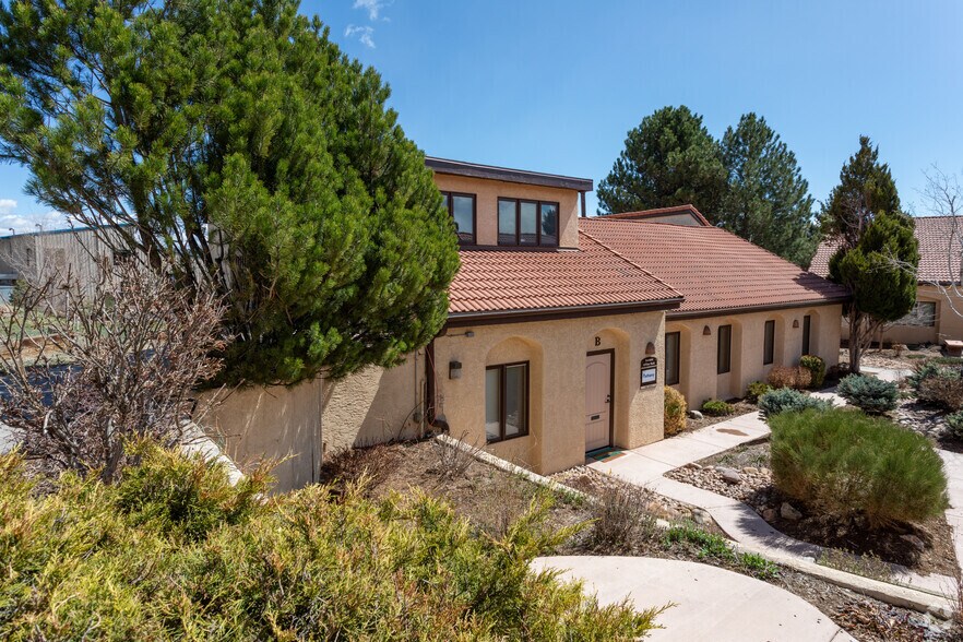 4820 Rusina Rd, Colorado Springs, CO à louer - Photo principale – Image 2 sur 39