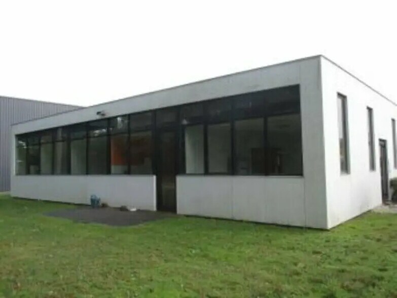 Bureau dans Pessac à louer - Photo de l’immeuble – Image 1 sur 9