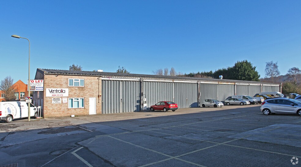 Newtown Rd, Henley On Thames à louer - Photo principale – Image 1 sur 4