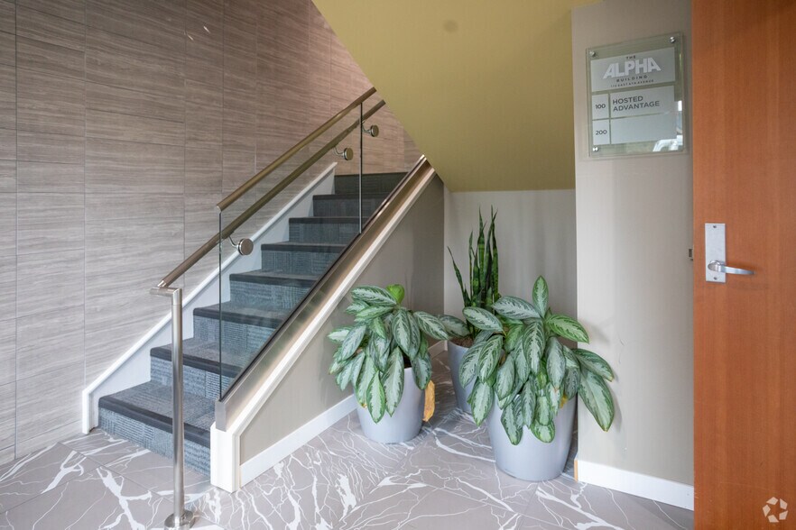 112 6th Av E, Vancouver, BC à louer - Hall d’entrée – Image 2 sur 40