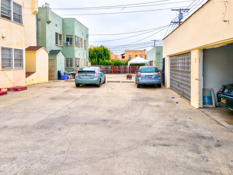 445 N Spaulding Ave, Los Angeles, CA à vendre - Photo de l’immeuble – Image 3 sur 45