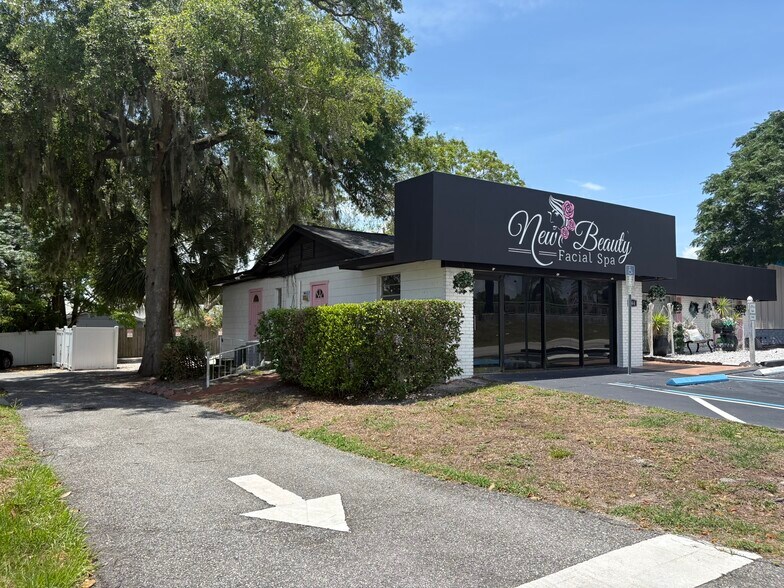 264 E Altamonte Dr, Altamonte Springs, FL à louer - Photo de l’immeuble – Image 2 sur 11