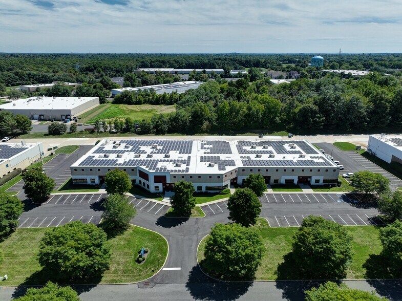 40 Twosome Dr, Moorestown, NJ à louer - Photo de l’immeuble – Image 1 sur 3