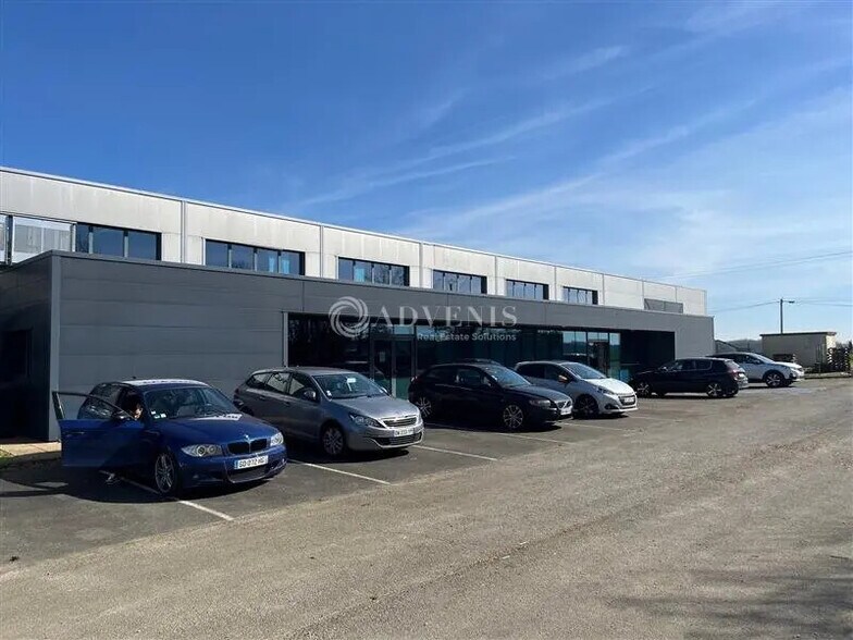 Local d'activités dans Sonzay à vendre - Photo de l’immeuble – Image 1 sur 9