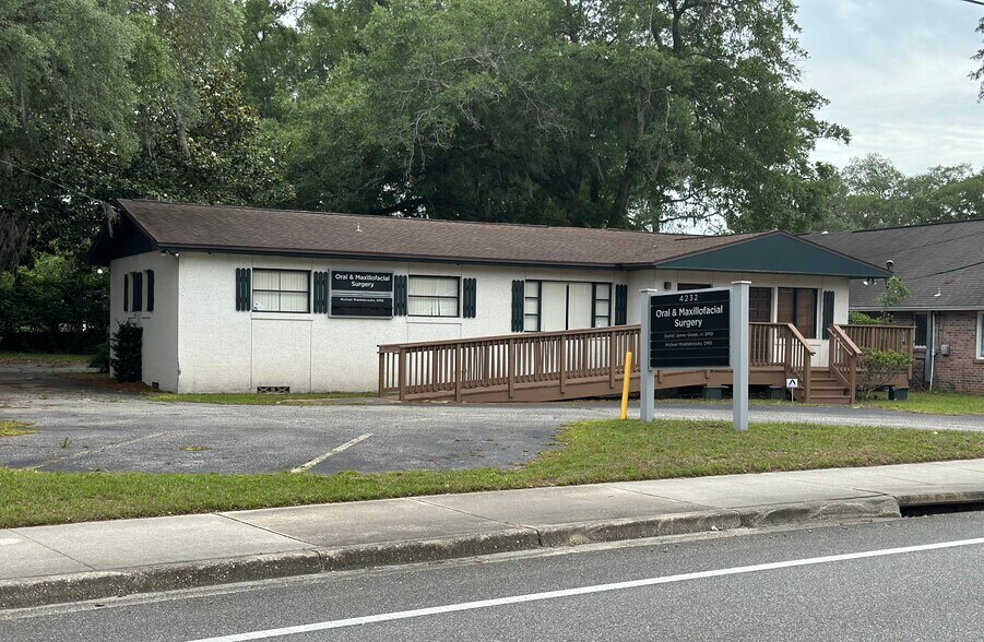 4232 Baymeadows Rd, Jacksonville, FL à louer - Photo de l’immeuble – Image 2 sur 6
