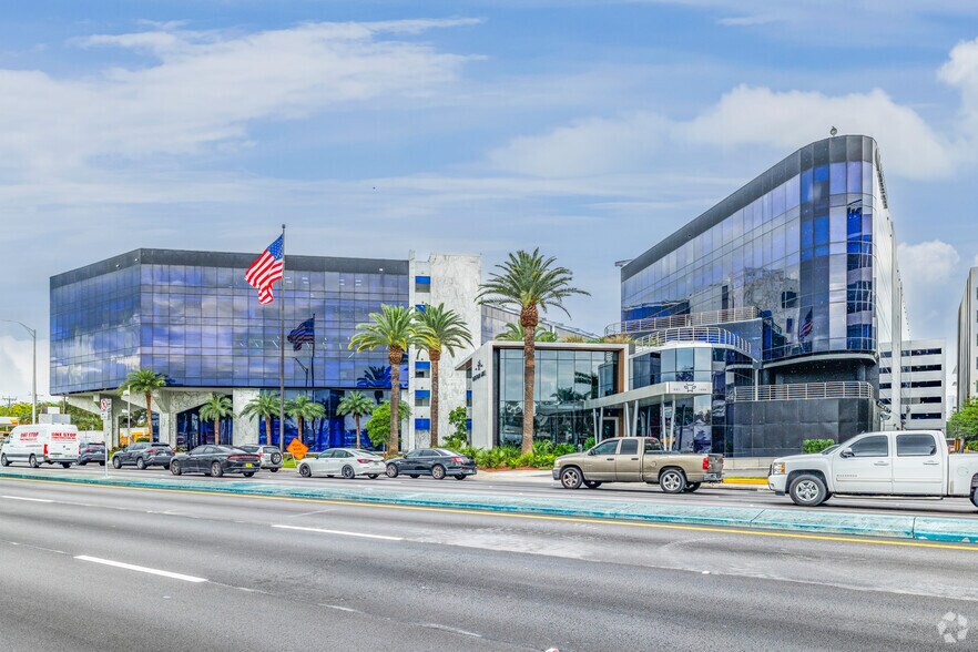 780-782 NW 42nd Ave, Miami, FL à louer - Photo principale – Image 1 sur 25