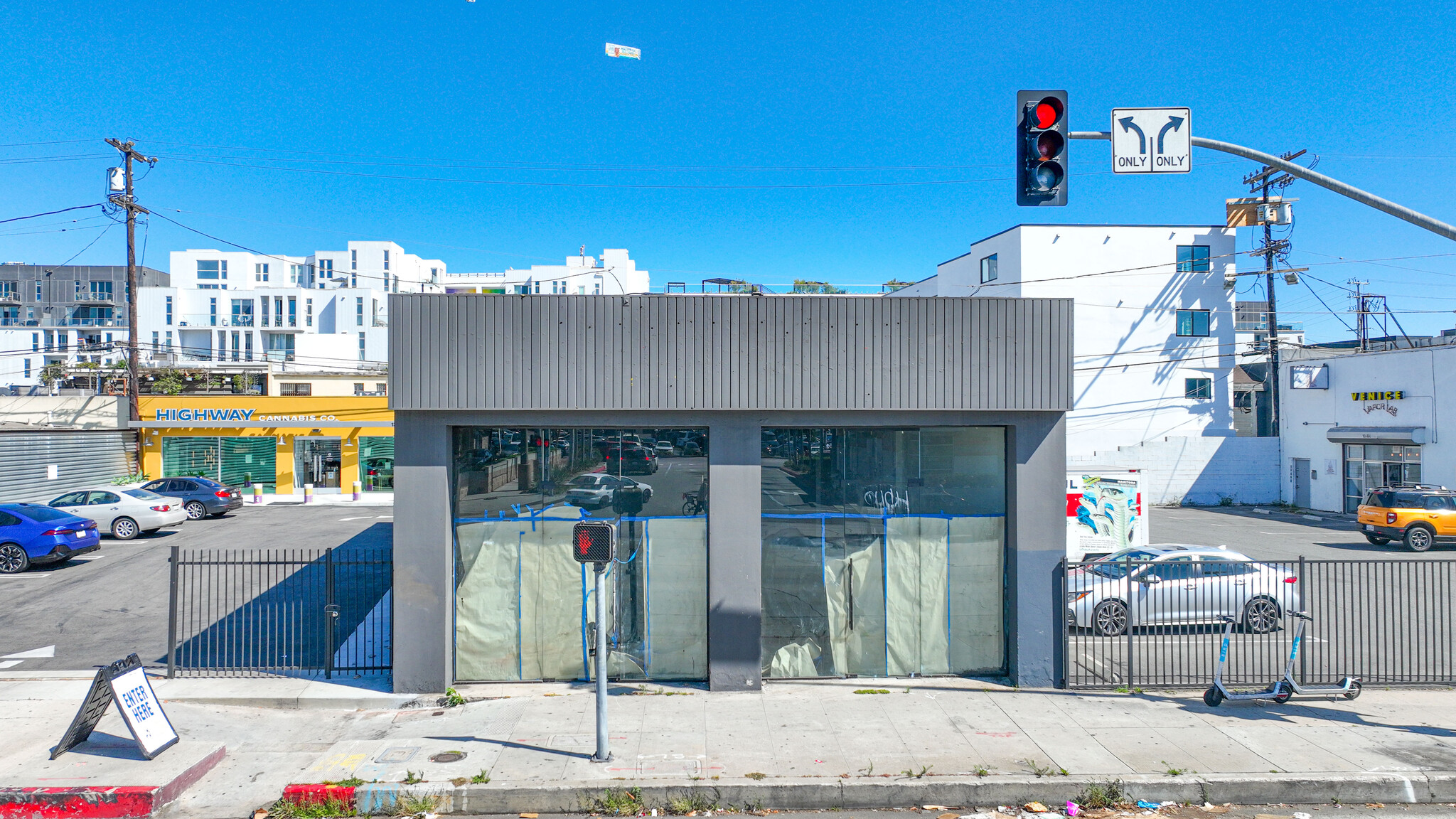 13452 Washington Blvd, Marina del Rey, CA à louer Photo principale– Image 1 sur 25