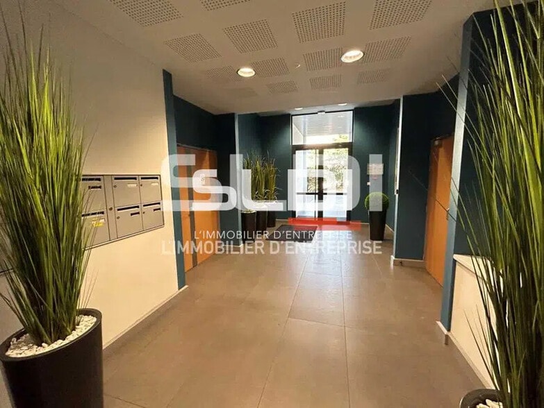 Rue Dellevaux, Champagne-au-Mont-d'Or à louer - Hall d’entrée – Image 3 sur 3