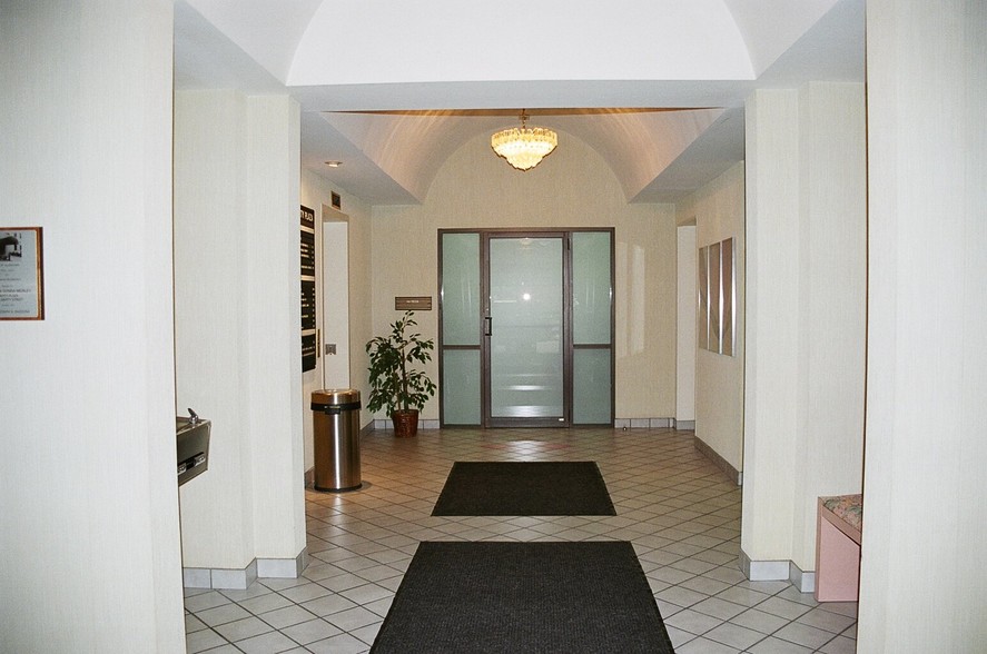 1227 W Liberty St, Allentown, PA à louer - Hall d’entrée – Image 3 sur 8