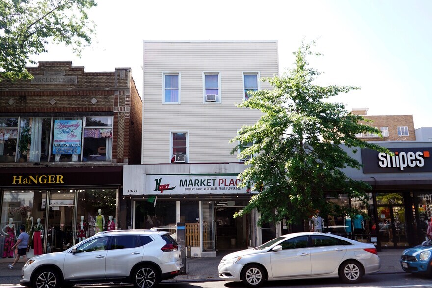 30-72 Steinway St, Long Island City, NY à vendre - Photo de l’immeuble – Image 2 sur 7