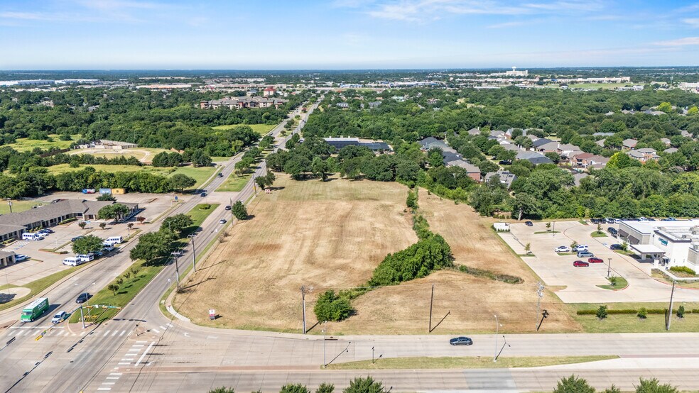 585 E Debbie Ln, Mansfield, TX à vendre - Photo de l’immeuble – Image 2 sur 18