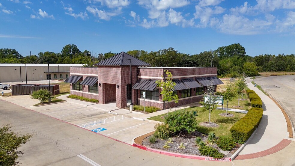 3622 Duchess, Denton, TX à louer - Photo de l’immeuble – Image 2 sur 7