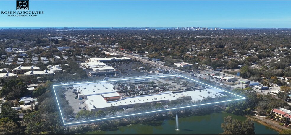 4400 Bee Ridge Rd, Sarasota, FL à louer - Vidéo sur l’annonce professionnelle – Image 2 sur 34