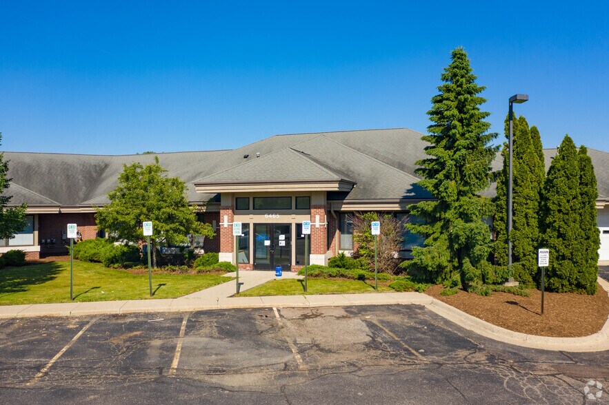 6465 Millenium Dr, Lansing, MI à louer - Photo de l’immeuble – Image 2 sur 3