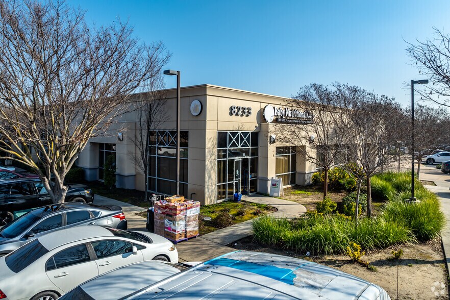 8233 E Stockton Blvd, Sacramento, CA à vendre - Photo de l’immeuble – Image 3 sur 4
