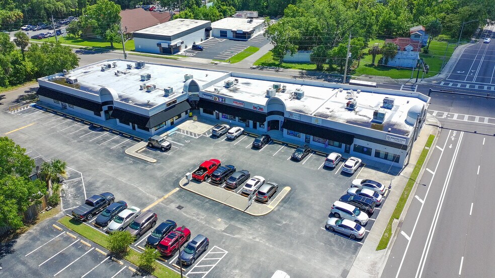6011-6025 103rd St, Jacksonville, FL à louer - Photo de l’immeuble – Image 3 sur 9