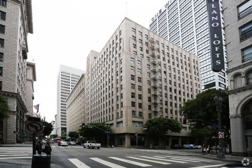 530 W 6th St, Los Angeles, CA à louer - Photo de l’immeuble – Image 2 sur 4