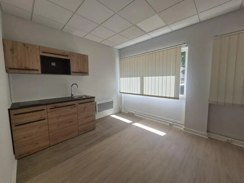 105 Rue Du Faubourg Madeleine, Orléans à louer - Photo de l’immeuble – Image 1 sur 4