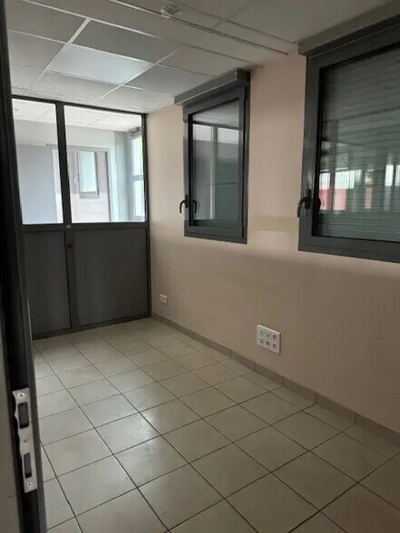 Local d'activités dans Juliénas à vendre - Photo de l’immeuble – Image 2 sur 11