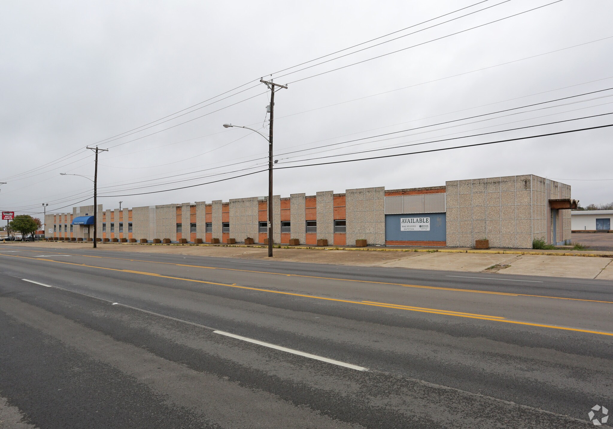 2400 Franklin Ave, Waco, TX à louer Photo principale– Image 1 sur 10