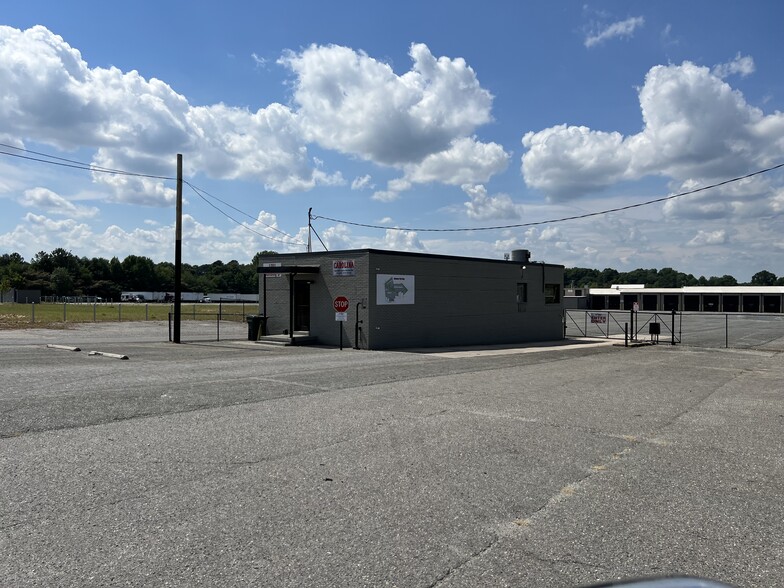 1201 E Church St, Cherryville, NC à louer - Photo principale – Image 1 sur 4