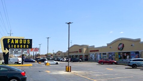 95-129 E Roosevelt Rd, Lombard, IL à louer - Photo principale – Image 1 sur 1