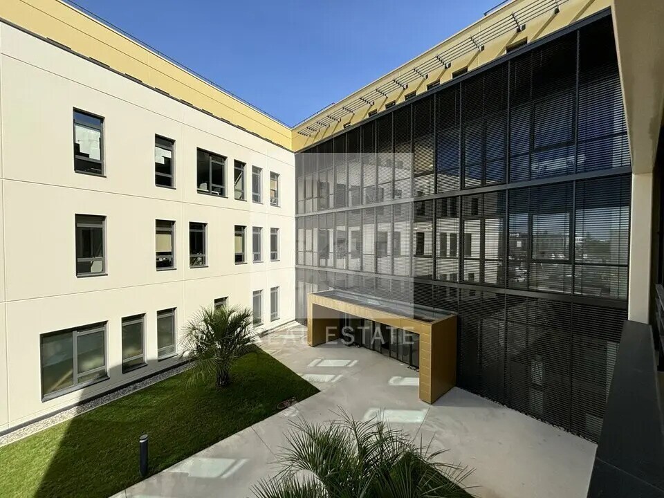 Bureau dans Genas à louer Photo de l’immeuble– Image 1 sur 14