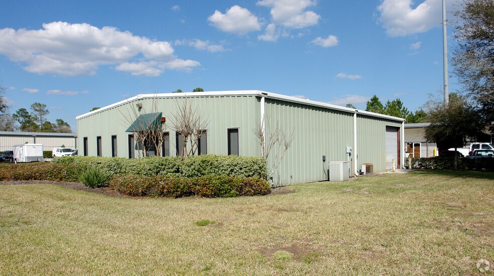 11501 Columbia Park Dr, Jacksonville, FL à louer - Photo de l’immeuble – Image 2 sur 5