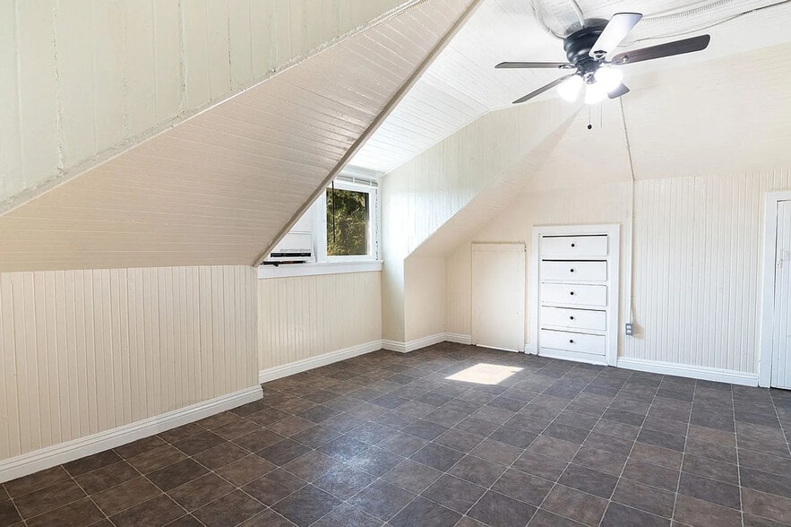 131 S Boyle Ave, Los Angeles, CA à vendre - Photo de l’immeuble – Image 2 sur 25