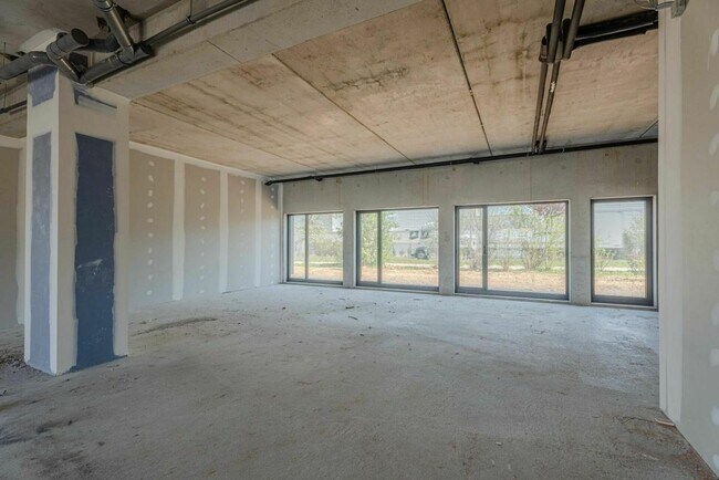 Plus de détails pour Local commercial à vendre