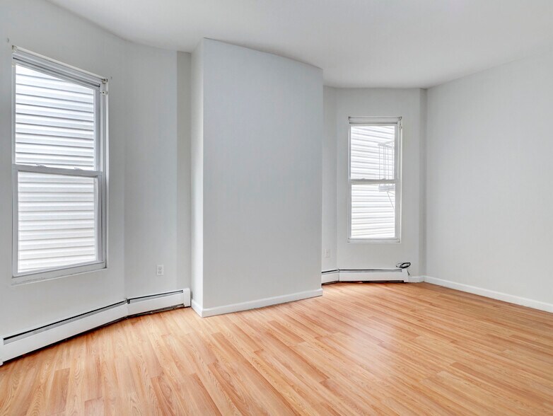 81 Auburn St, Paterson, NJ à vendre - Photo de l’immeuble – Image 3 sur 28