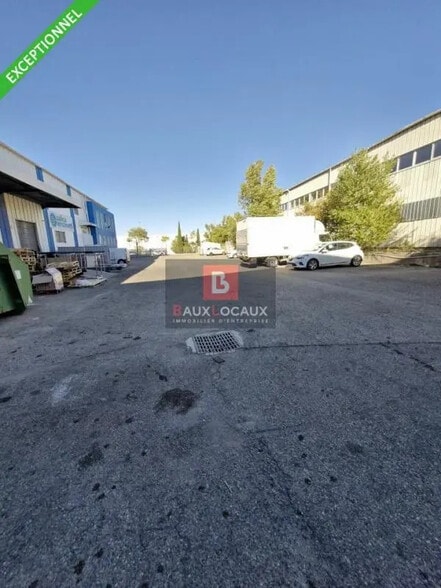 960 Rue Jean Perrin, LES MILLES à louer - Photo de l’immeuble – Image 3 sur 12