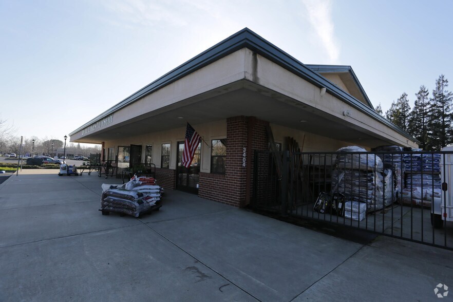 3404 Shadowbrook Dr, Stockton, CA à vendre - Photo de l’immeuble – Image 2 sur 6