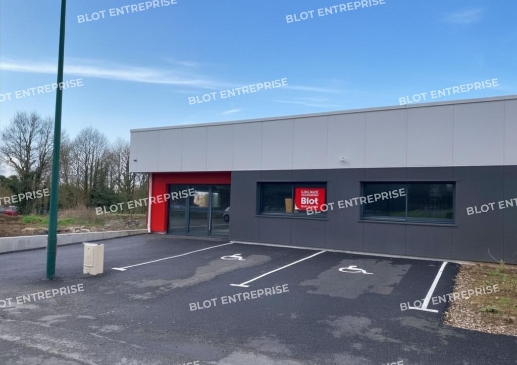 Bureau dans Saint-Thuriau à louer Photo de l’immeuble– Image 1 sur 7