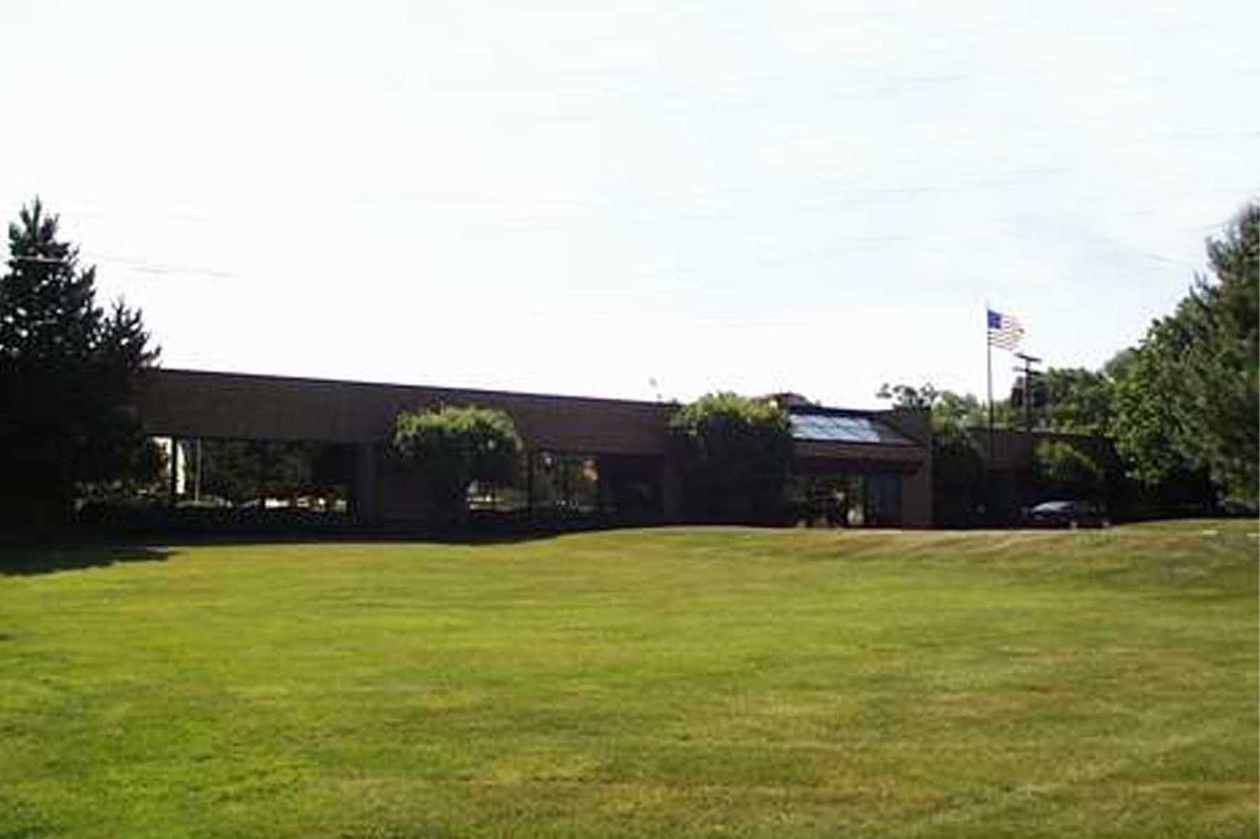 29330-29350 Stephenson Hwy, Madison Heights, MI à louer Photo de l’immeuble– Image 1 sur 15