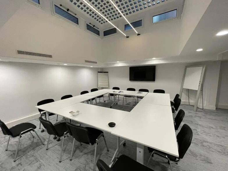 5-9 Rue Feydeau, Paris à louer - Photo de l’immeuble – Image 3 sur 5