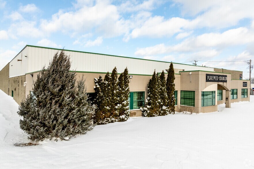 9275 Boul Henri-Bourassa E, Montréal, QC à louer - Photo principale – Image 1 sur 13