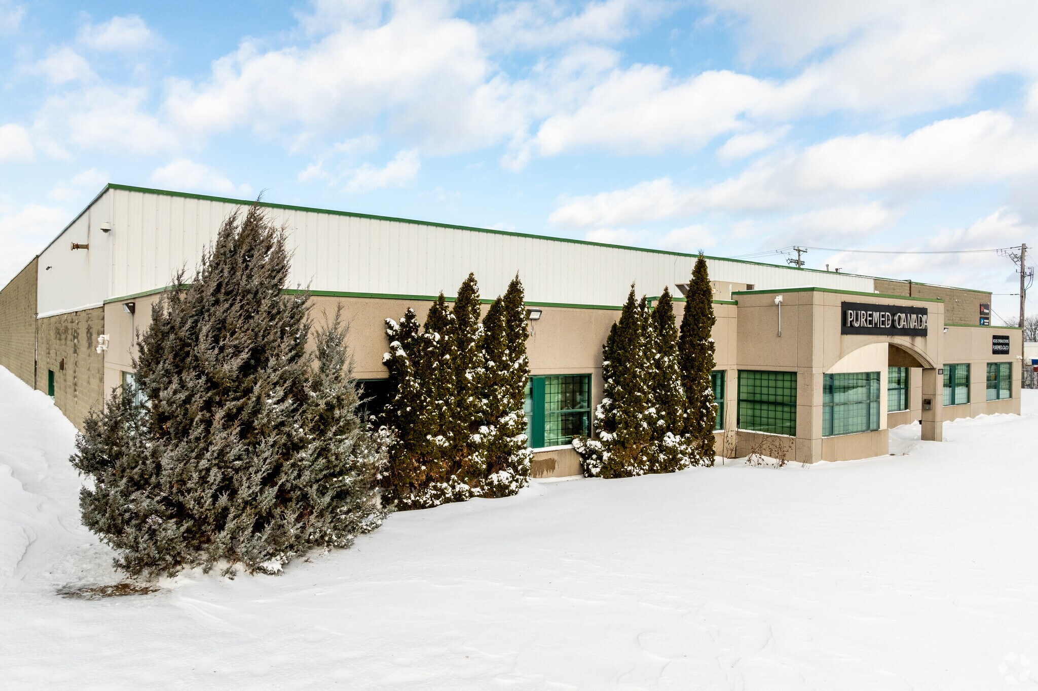 9275 Boul Henri-Bourassa E, Montréal, QC à louer Photo principale– Image 1 sur 14
