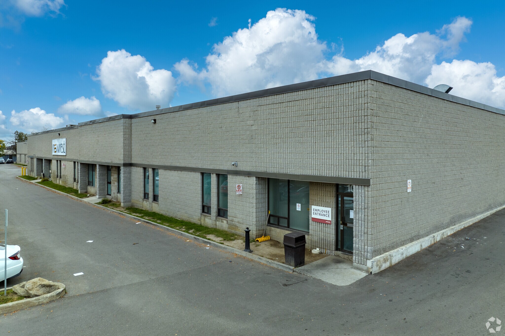 1885 Meyerside Dr, Mississauga, ON à louer Photo principale– Image 1 sur 3