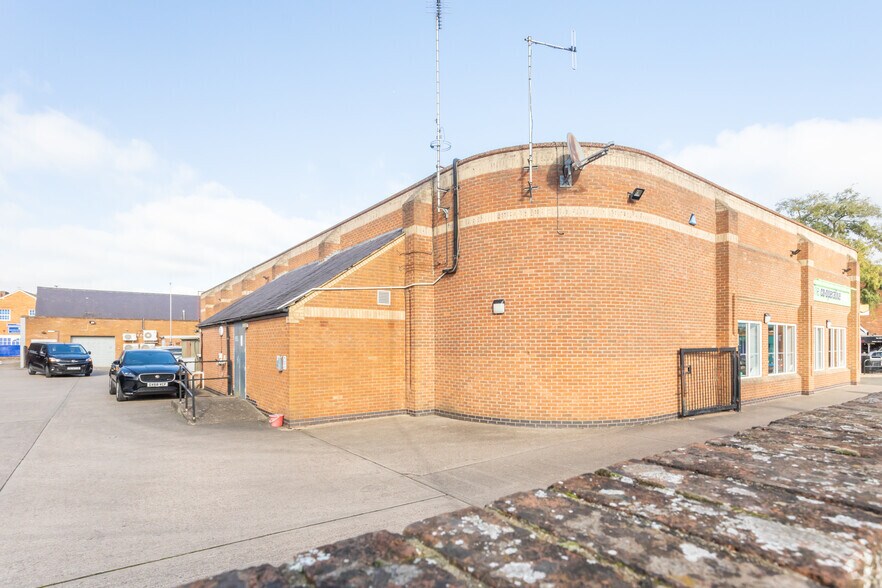27-29 Coventry Rd, Market Harborough à louer - Photo de l’immeuble – Image 2 sur 3