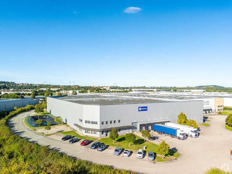 Industriel/Logistique dans Saint-Quentin-Fallavier à louer - Photo de l’immeuble – Image 2 sur 4