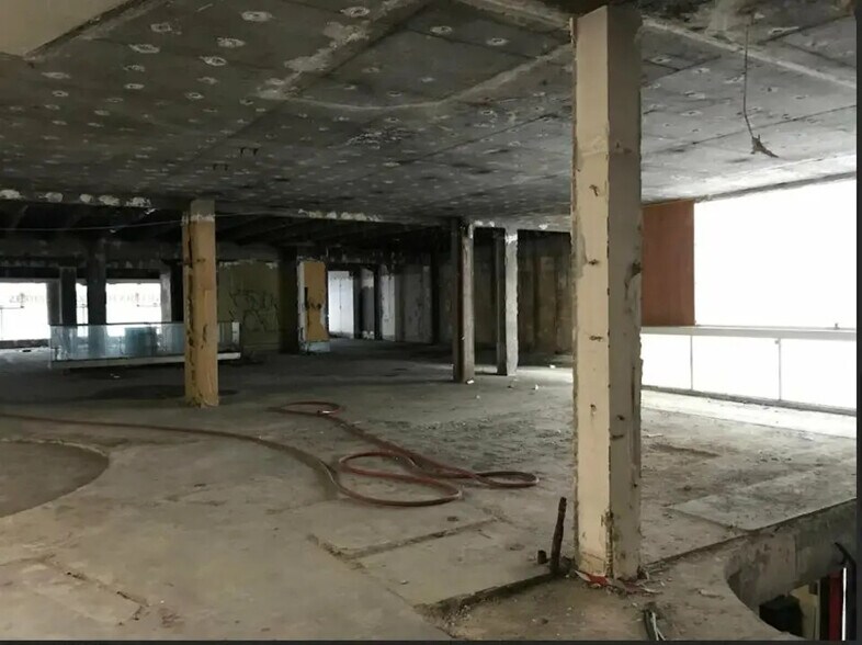 Local commercial dans Pantin à vendre - Photo de l’immeuble – Image 3 sur 9