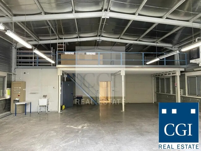 Plus de détails pour Bureau, Local d'activités à louer