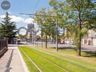 Plus de détails pour Local commercial à louer