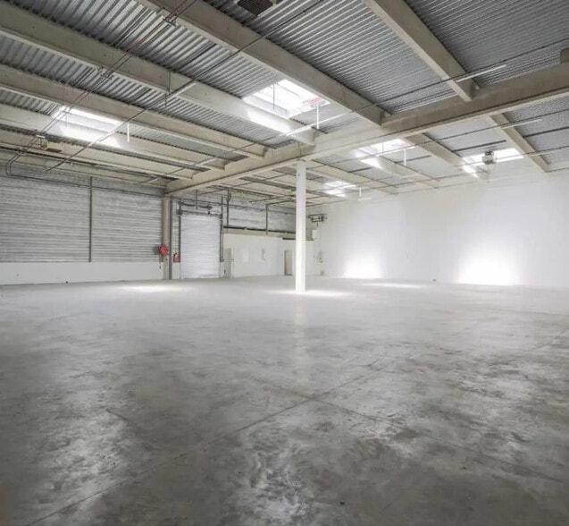 51 Rue Du Commandant Rolland, Le Bourget à louer - Photo de l’immeuble – Image 3 sur 7