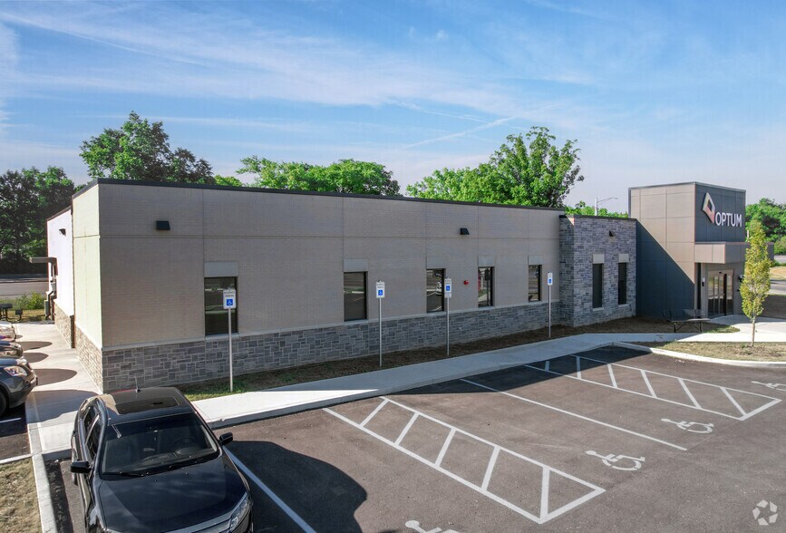 4405 Allisonville Rd, Indianapolis, IN à vendre - Photo principale – Image 1 sur 9