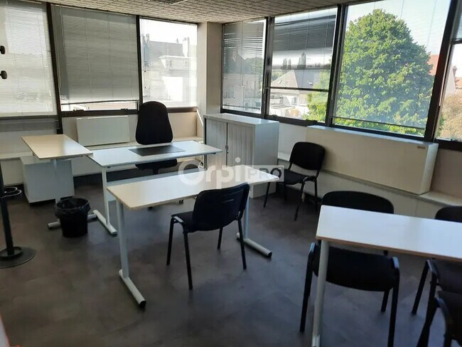 Plus de détails pour Bureau à louer